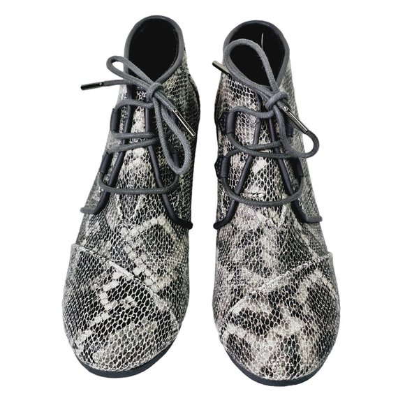 Toms Women's Kala Grey Vegan Leather Snakeskin Wedge Booties Sz 8 10014883 - Picture 7 of 10
